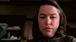 Image Of Kathy Bates Swinging A Sledgehammer In Stephen King's Misery - Search Influence